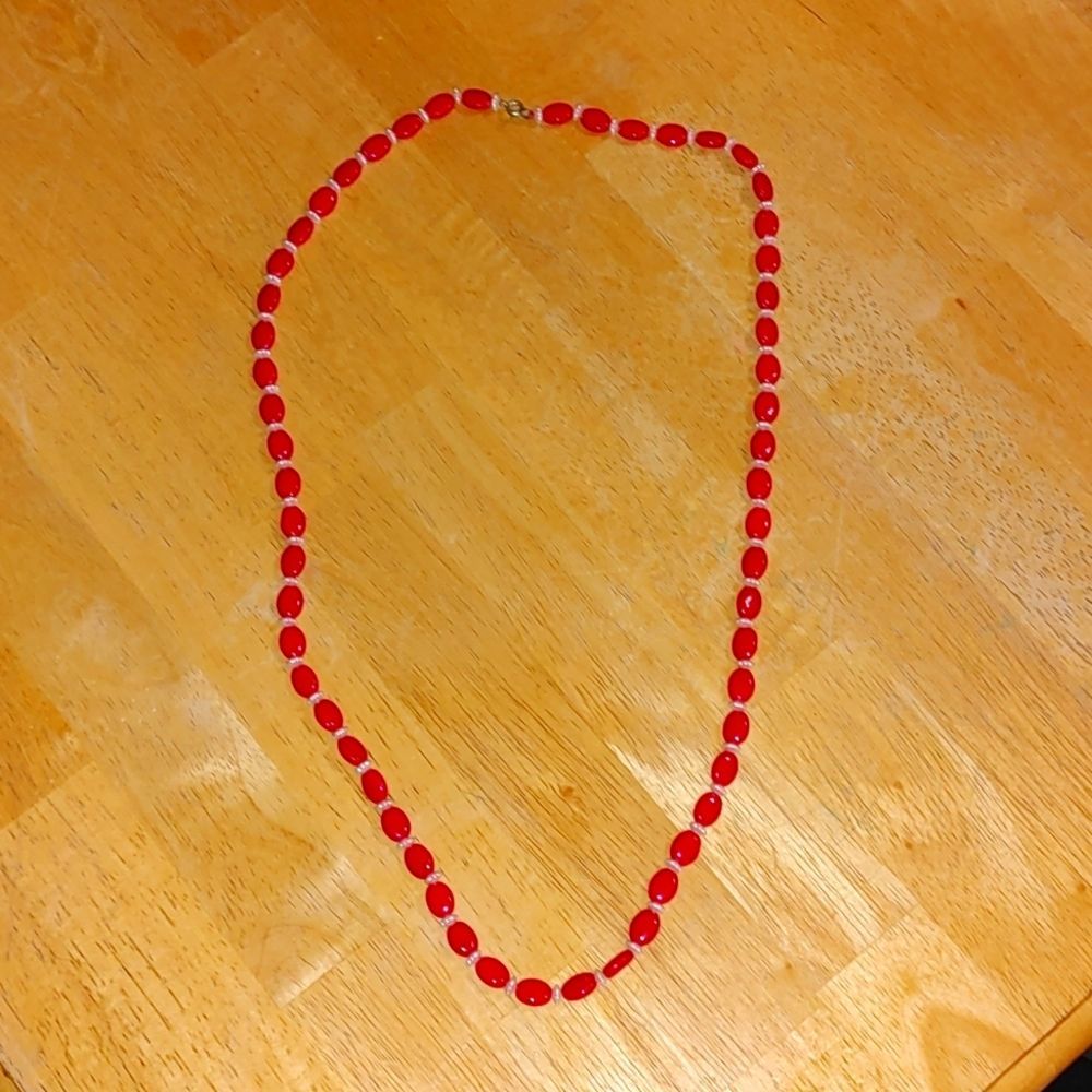 🍀3 for $25🍀Red & White necklace